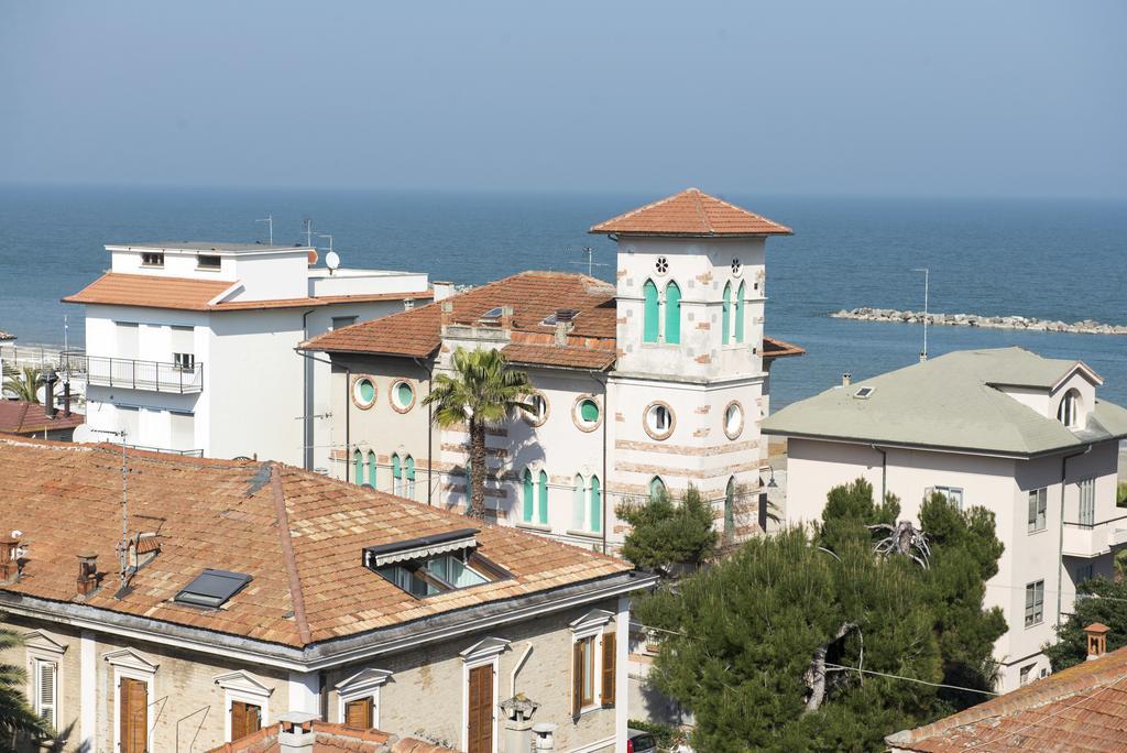 Hotel Gabbiano Порто-Сан-Джорджо Экстерьер фото